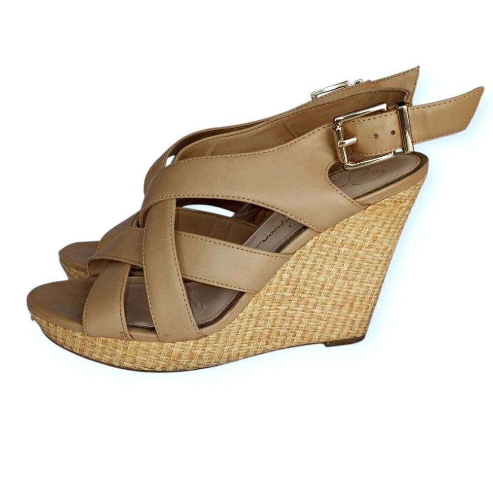 JESSICA SIMPSON JAMALLO WEDGE SANDALS BEIGE SZ.7.5 GUC.